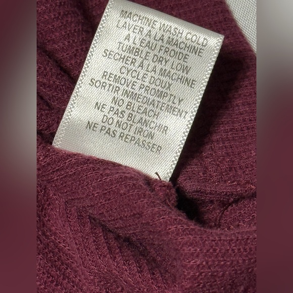 Chaser Burgundy Wine Layered High-Low Top with 3/4 Sleeves - Size XS - Picture 8 of 8